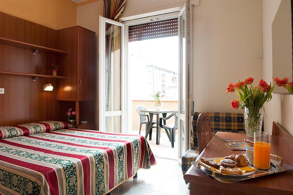 Hotel Dolly Viareggio Ngoại thất bức ảnh