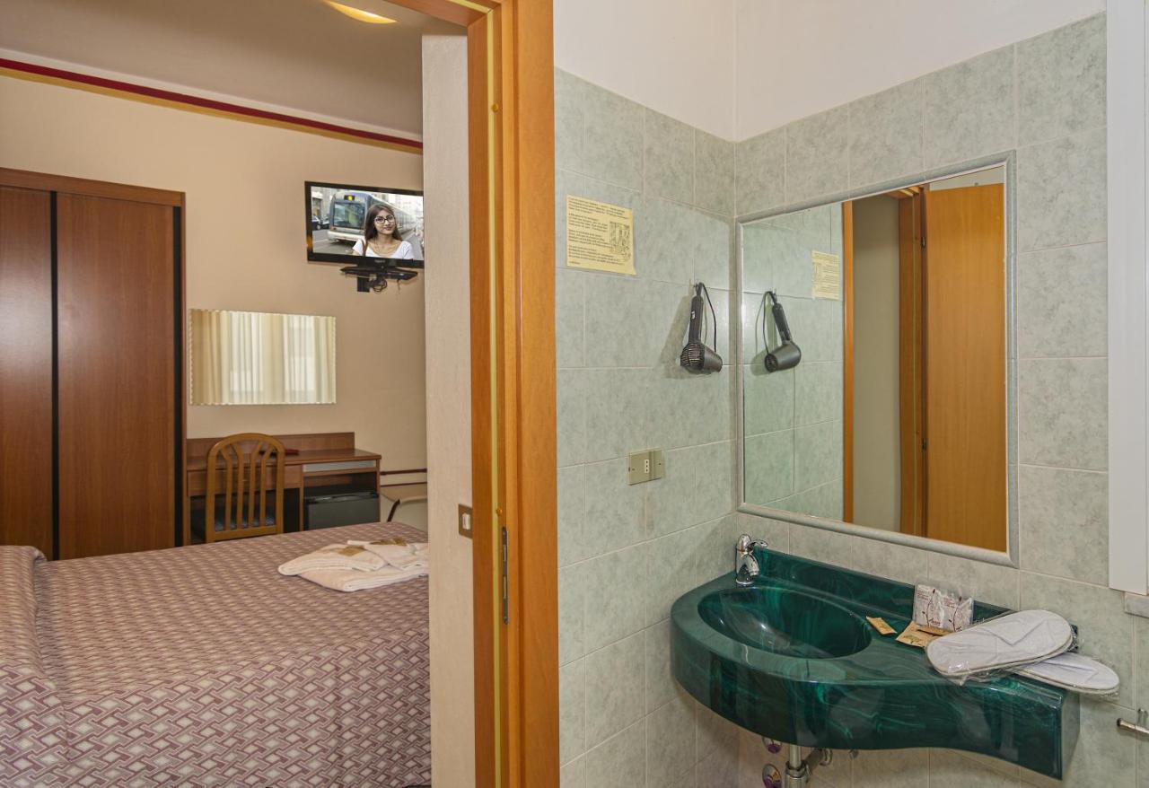 Hotel Dolly Viareggio Ngoại thất bức ảnh