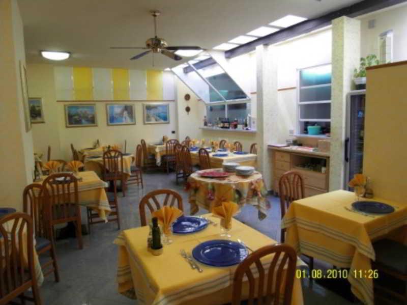 Hotel Dolly Viareggio Ngoại thất bức ảnh