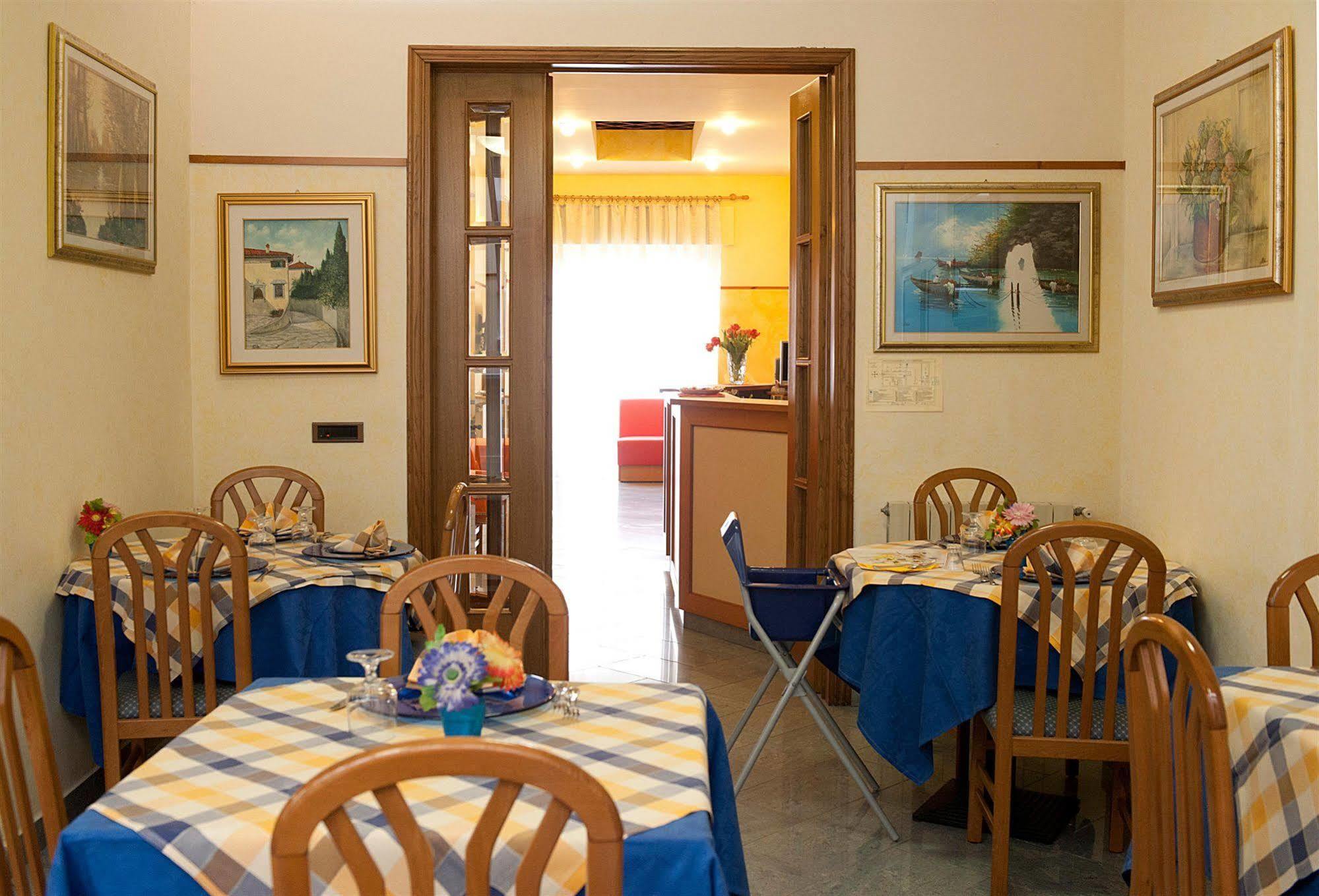 Hotel Dolly Viareggio Ngoại thất bức ảnh