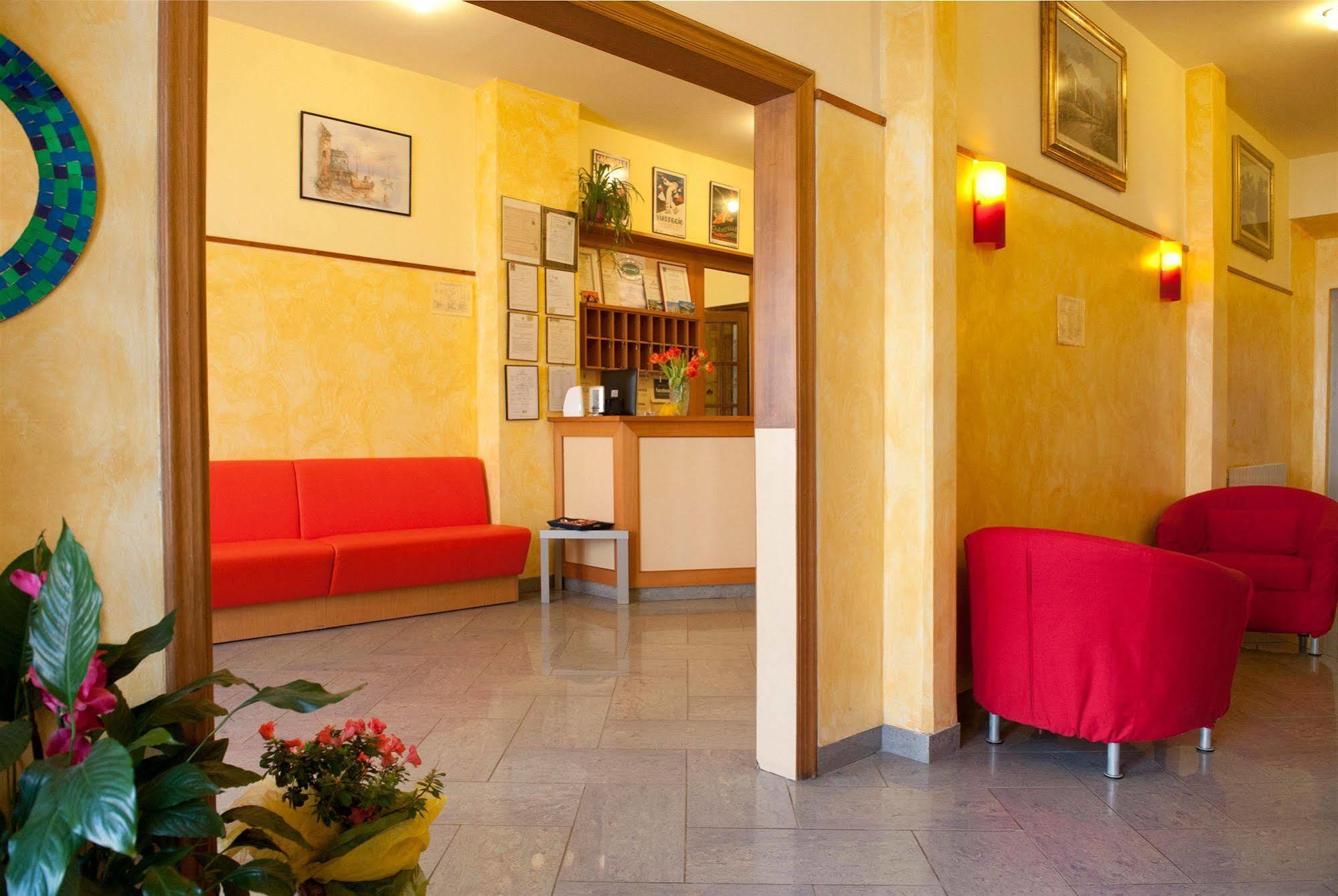 Hotel Dolly Viareggio Ngoại thất bức ảnh